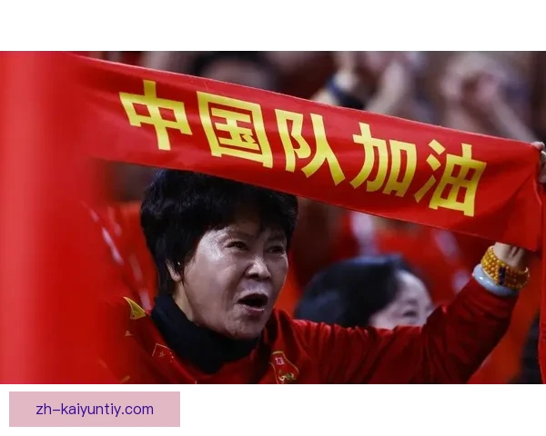 央视调播中国队决战遇双重噩耗