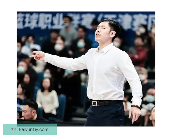 张庆鹏呼吁老将担当逆境不退战